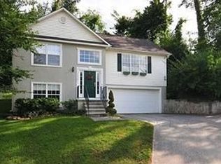 1310 Woodberry Dr, Knoxville, TN 37912