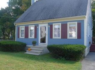 10 Chester St, Amesbury, MA 01913