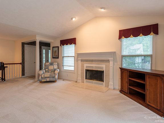 5th image of 2055 Treeridge Dr SE