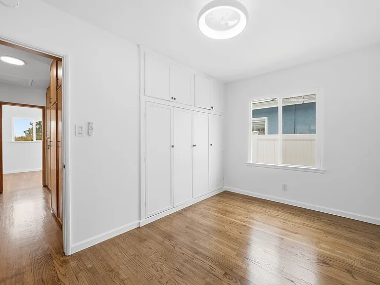 1326 Gates Ave — Photo 16