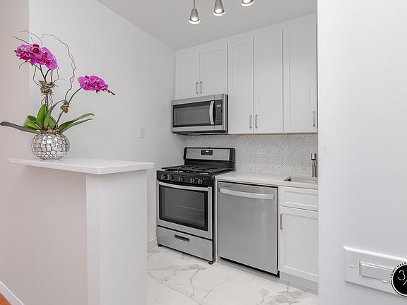 3rd image of 330 E 75th St APT 12D
