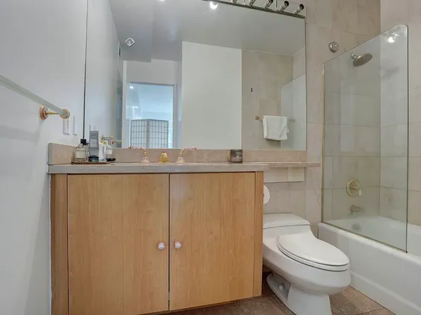 200 East 69th Street 2U image 9 of 9