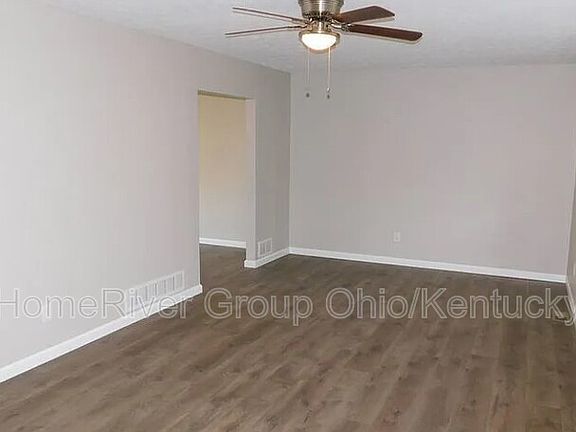 3rd image of 2822 Windon Dr
