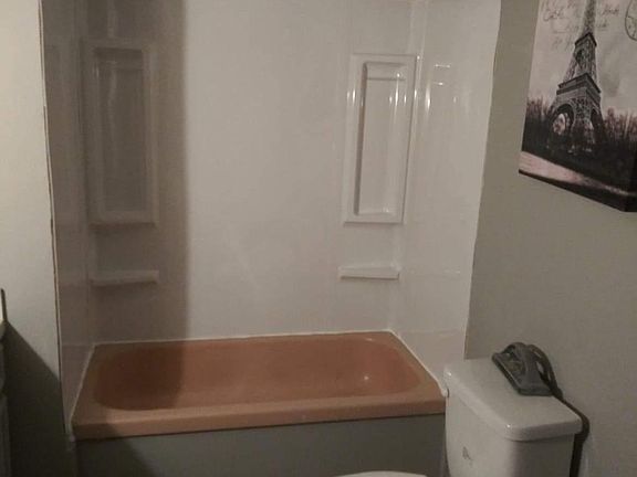 5th image of 190 Pine Lake Cir