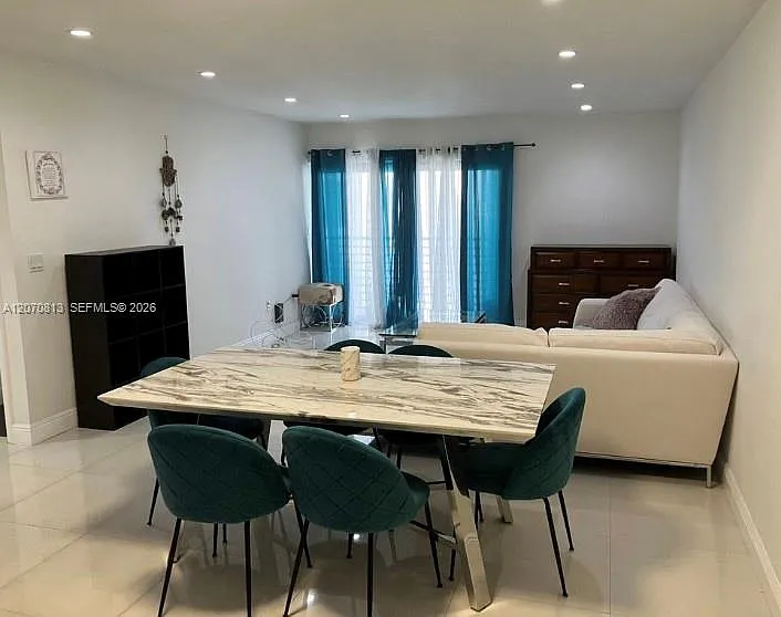 Emerald Hills C C Apts Co — Photo 1