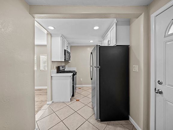 2nd image of 970 Hanover St #972