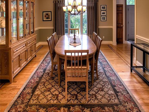 3rd image of 6300 Creekbend Ct