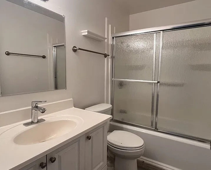145 Michelle Dr — Photo 4