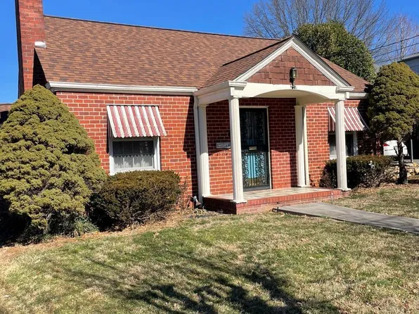 217 W H St, Elizabethton, TN 37643