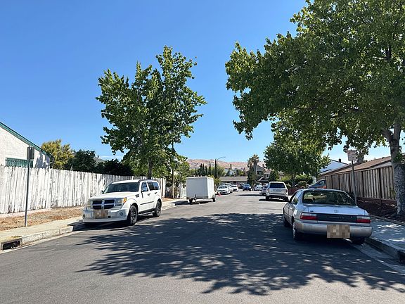 4th image of 2546 Sierra Meadow Ct