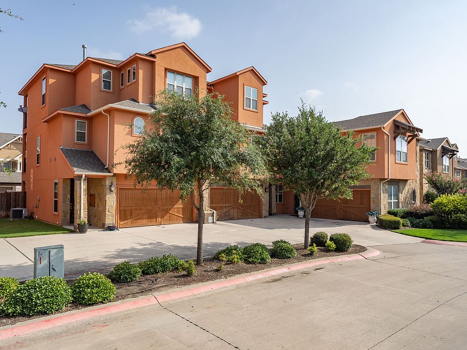 1st image of 2640 Venice Dr Unit 2