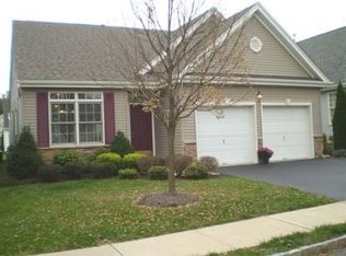 16 Hancock Pl, Somerset, NJ 08873