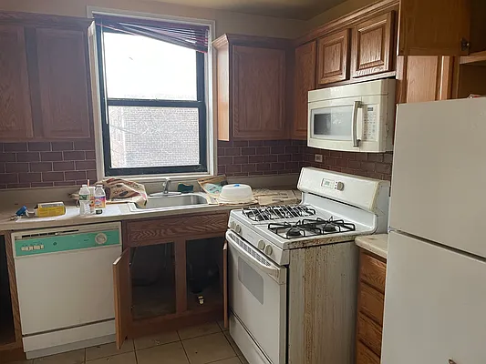 Sold by Compass | media 8