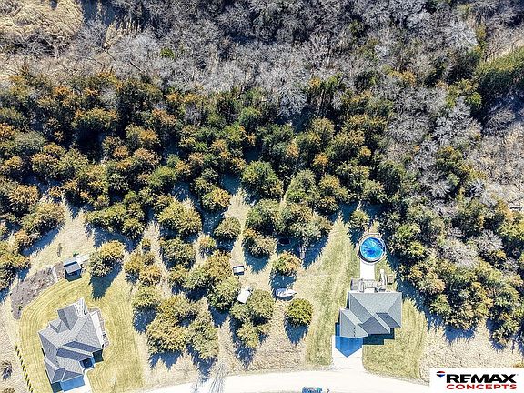 5th image of 2105 Myhill Ln