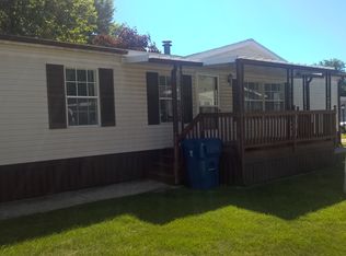 145 Menlo Park Dr, Belleville, MI 48111