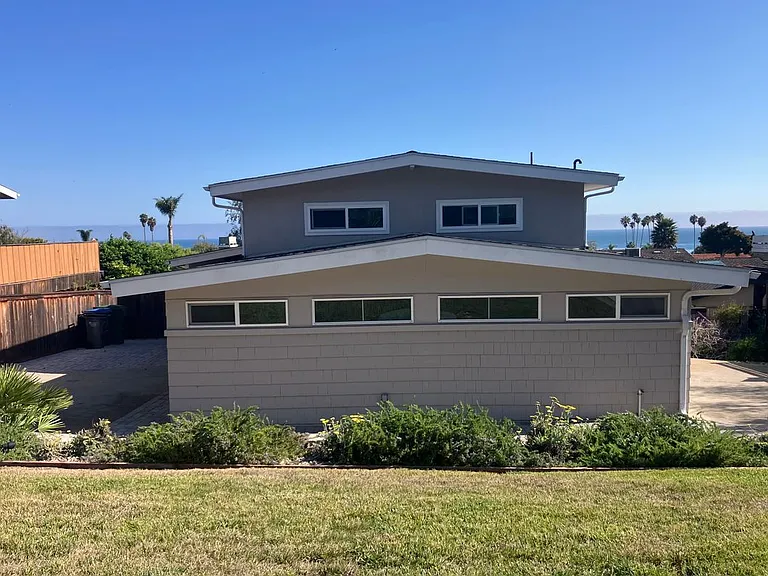 213 El Portal Dr — Photo 3