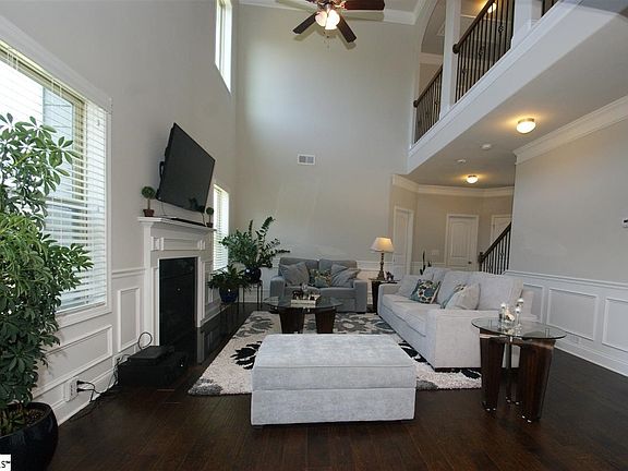 2nd image of 27 Grand River Ln