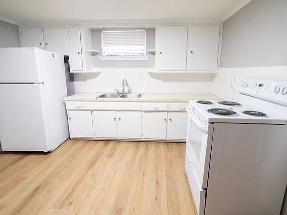 3rd image of 138 Haig St