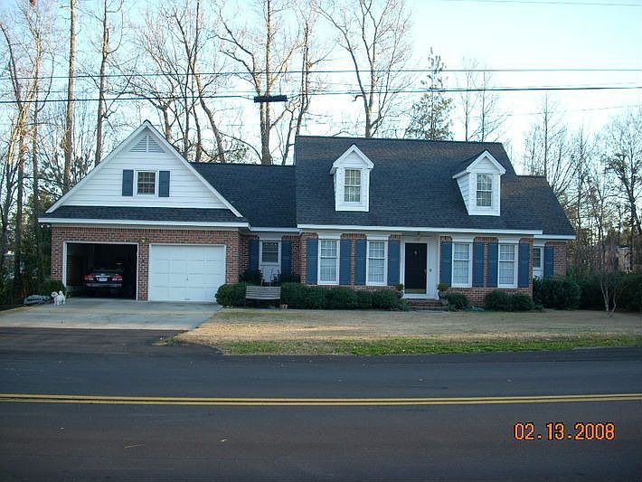 915 F Ave - Apt Over Garage