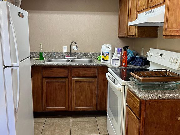 5th image of 1372 Pattee Cir APT B