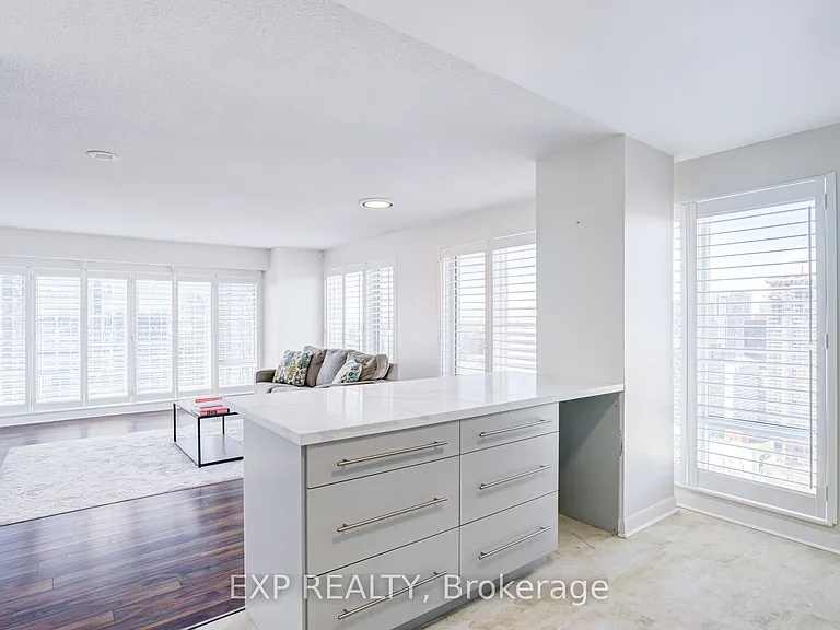 210 Victoria St #Penthouse 09 — Photo 20
