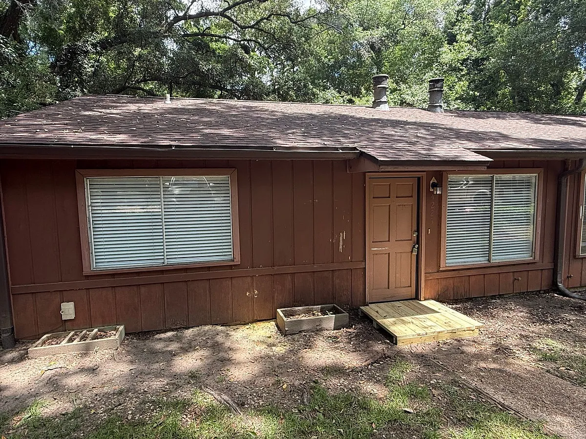 Building Photo - 4223 Brewster Rd