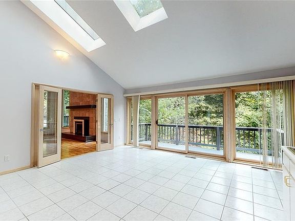 5th image of 14615 River Glen Dr