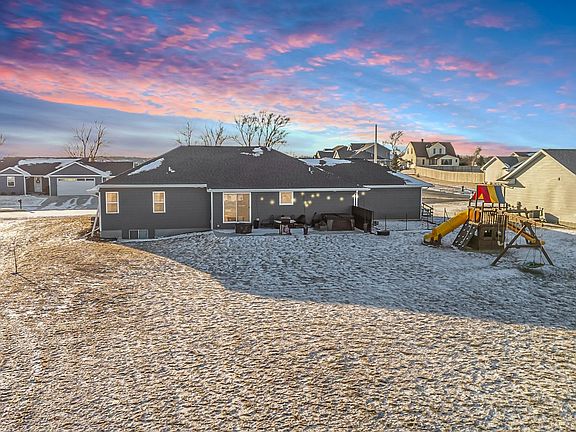 2nd image of 3220 S Weiler Rd