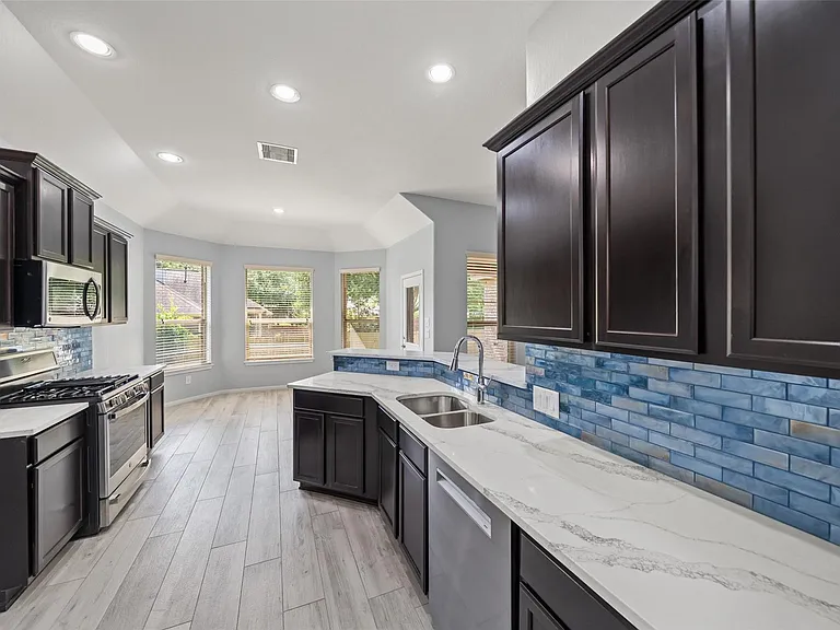 2406 Winter Trail Dr — Photo 12