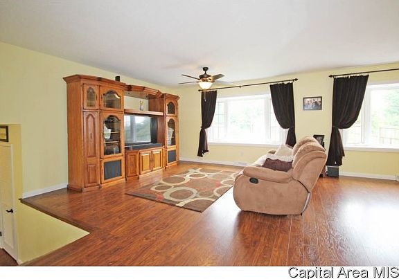 4th image of 26 Knollwood Dr