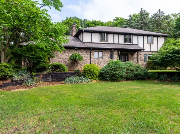 33924 Cotswold St, Farmington Hills, MI 48335