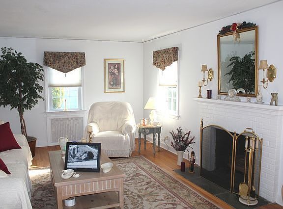 4th image of 62 Columbus Ave