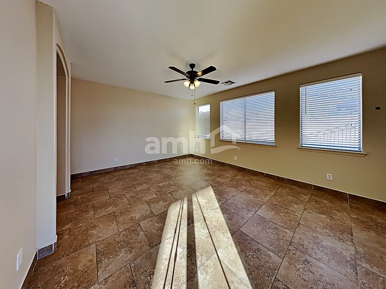 12566 W Cheery Lynn Rd — Photo 10