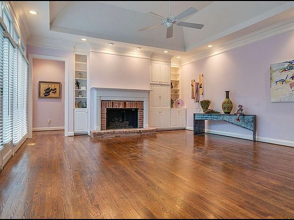 4th image of 421 Prestwick Ct