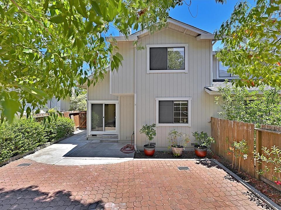 1st image of 57 Rosewood Dr