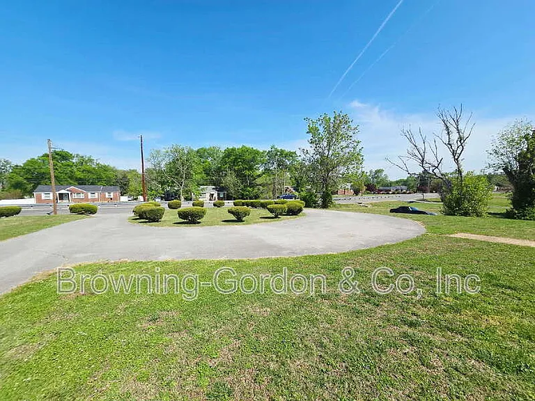 328 E Thompson Ln — Photo 23