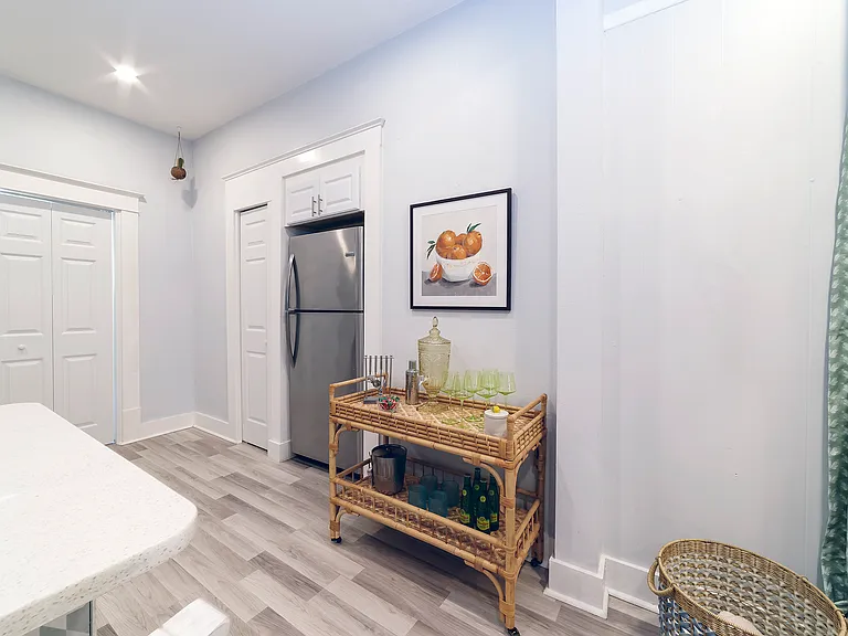 955 Locust St NE #B — Photo 3