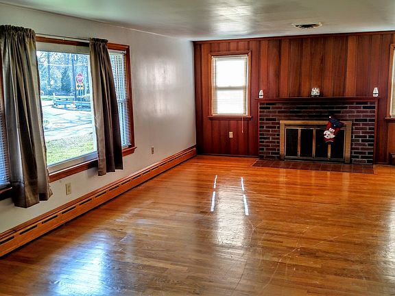 2nd image of 177 W Park Dr