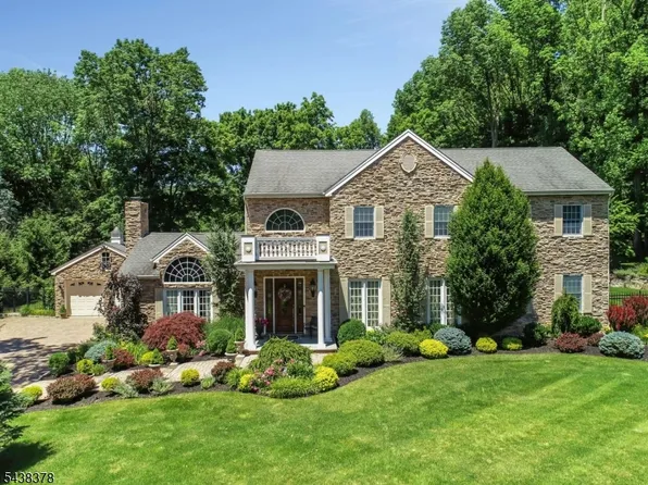 4 Dogwood Dr, Mendham Twp., NJ 07960
