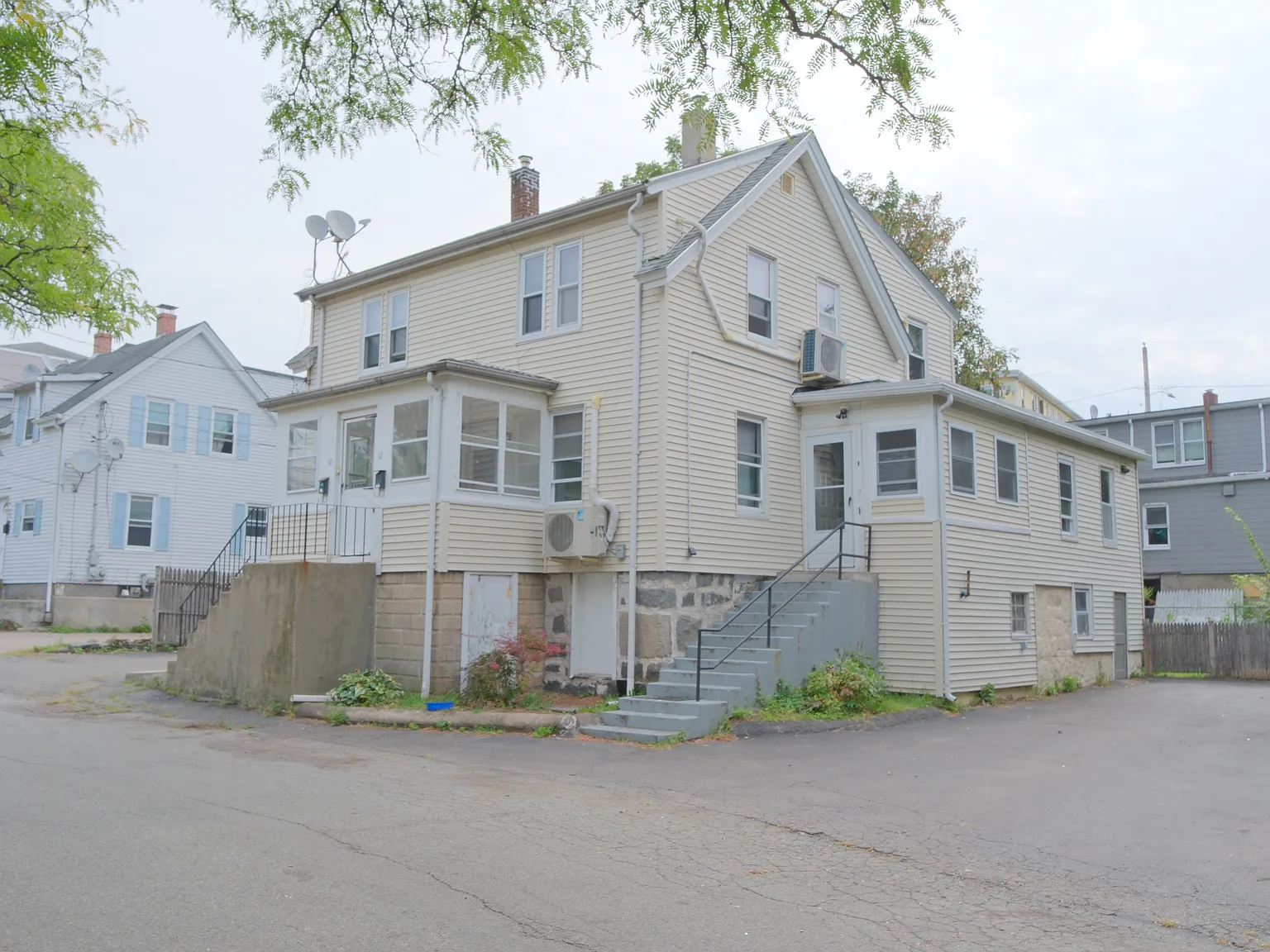 3 bed, 1108 sqft, $2,750 — Photo 2