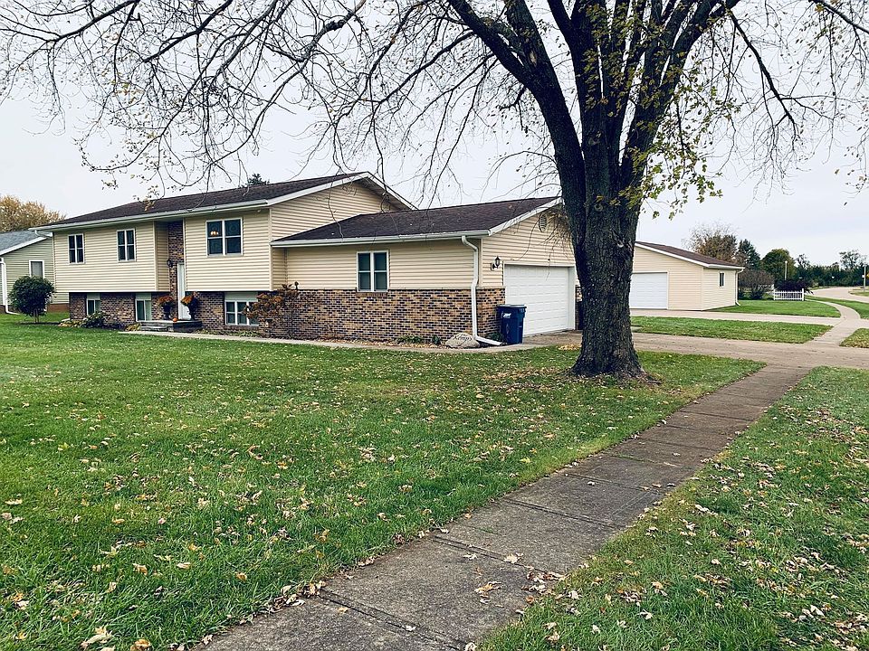 1st image of 122 Evergreen Ln