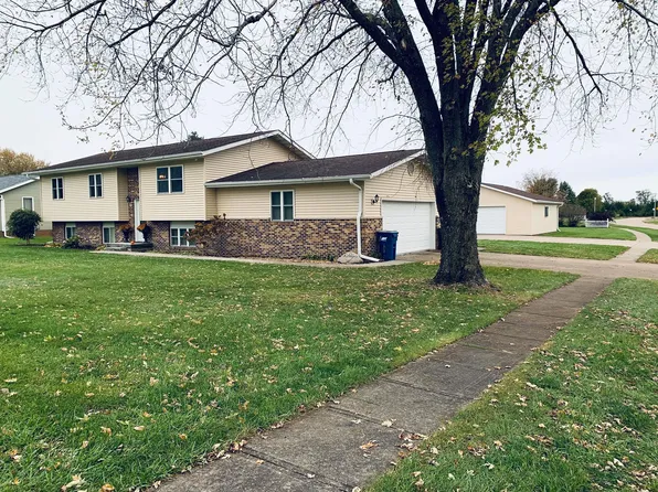 122 Evergreen Ln, Fruitland, IA 52749