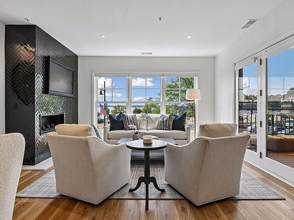 5th image of 4100 Spring St APT 212
