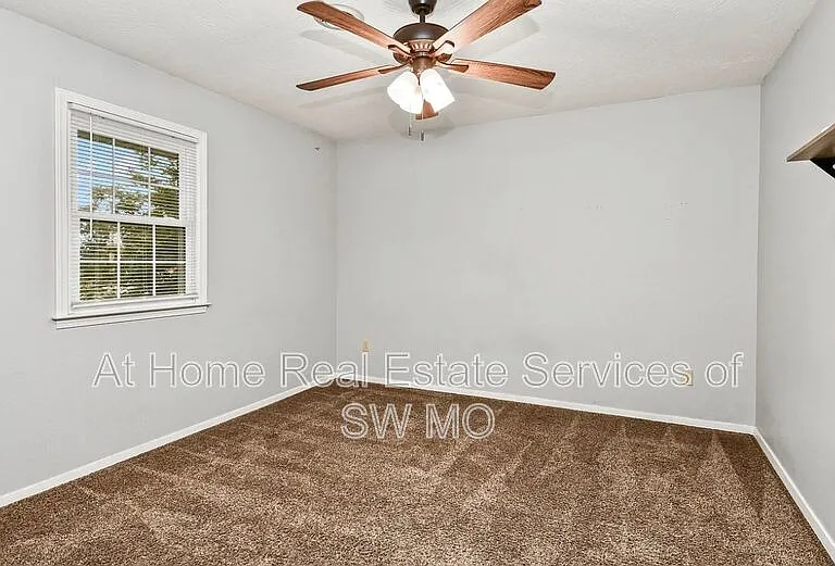 834 E Manchester Dr — Photo 14