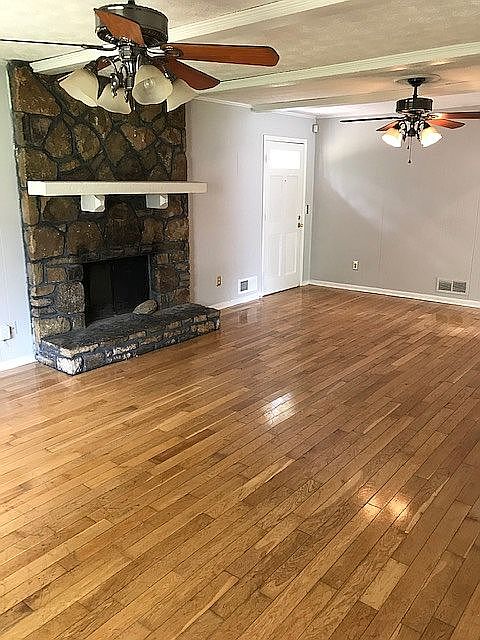 1st image of 1450 Rockmoor Ct