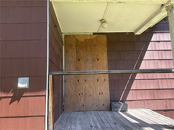 5th image of 20-22 W Main St