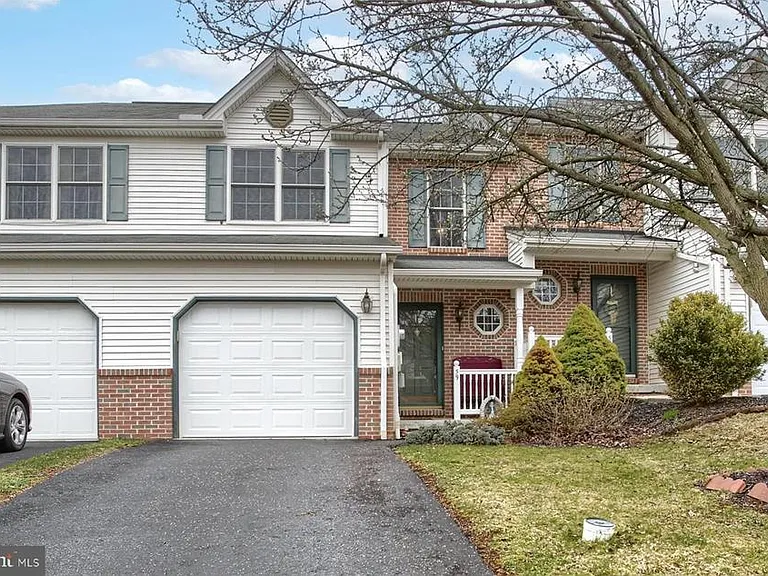 59 Keefer Way — Photo 3