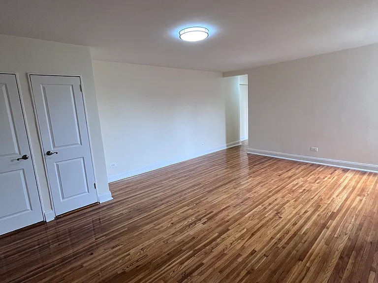 2049 20th Ln #6D — Photo 4