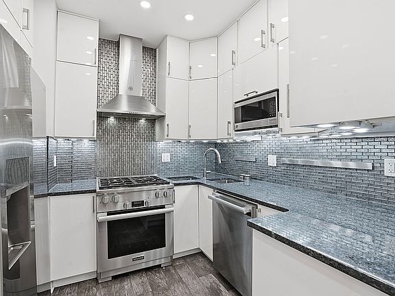 3rd image of 3 W 122nd St APT 4D