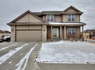 16331 Greenleaf St, Omaha, NE 68136